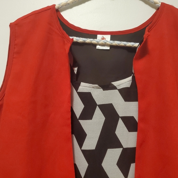 Red Dark and White Dress. Fits size 12. - Picture 11 of 11